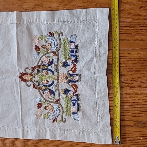 VINTAGE Embroidered 'Greek Dancers' Short Table Runner - Picture 10 of 12